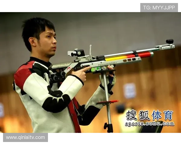 观察他人玩射击游戏的技巧与策略分享分析